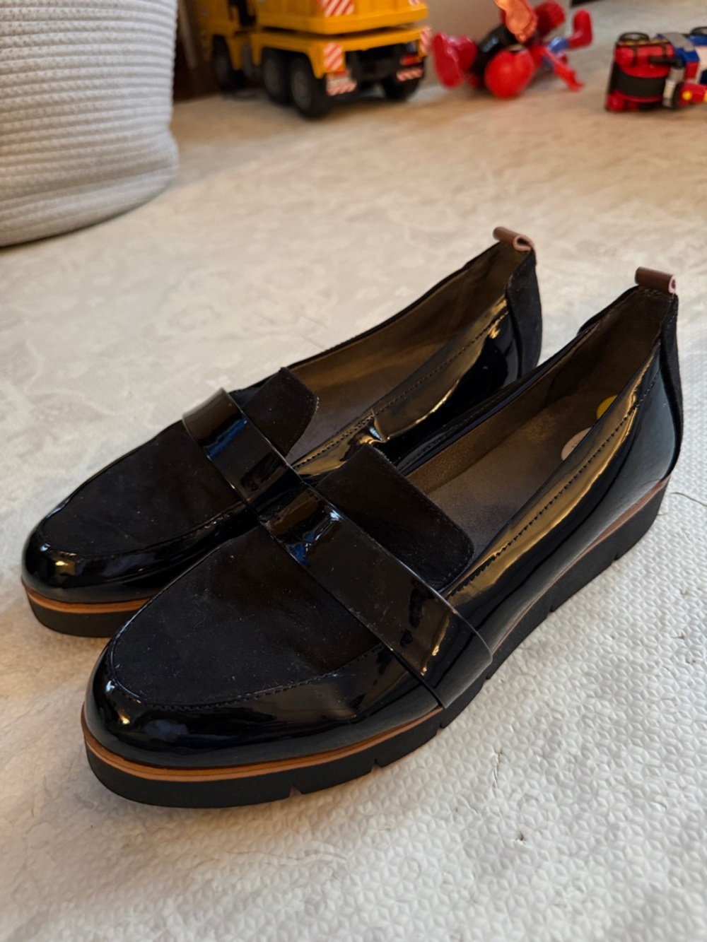 Dr. Scholl's Black Patent Platform Loafers with Tan Accent